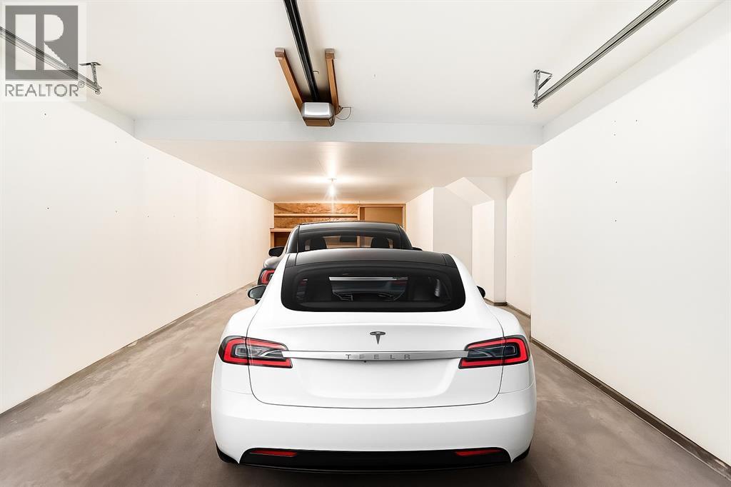 Single Family House for Sale in  Regal Park NE Renfrew Calgary 