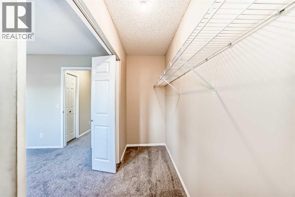 Single Family House for Sale in  Regal Park NE Renfrew Calgary 