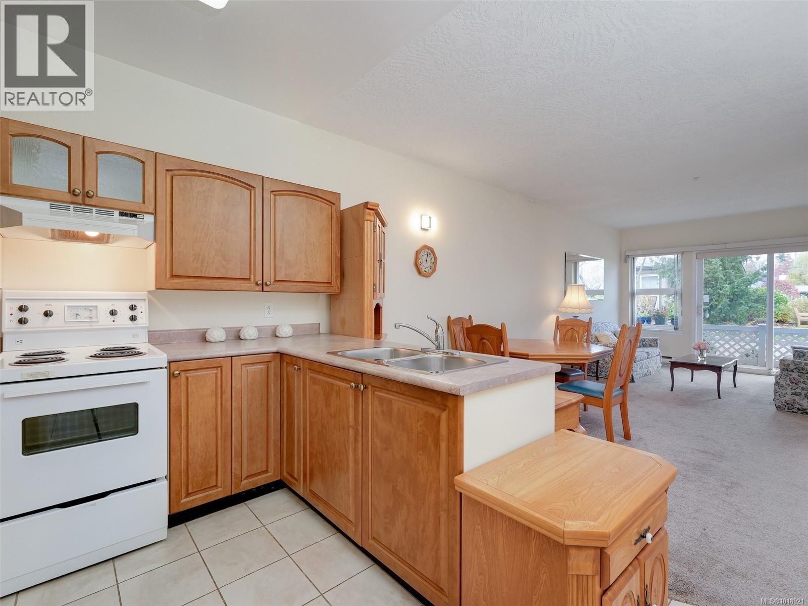 114 1485 Garnet Rd, Saanich