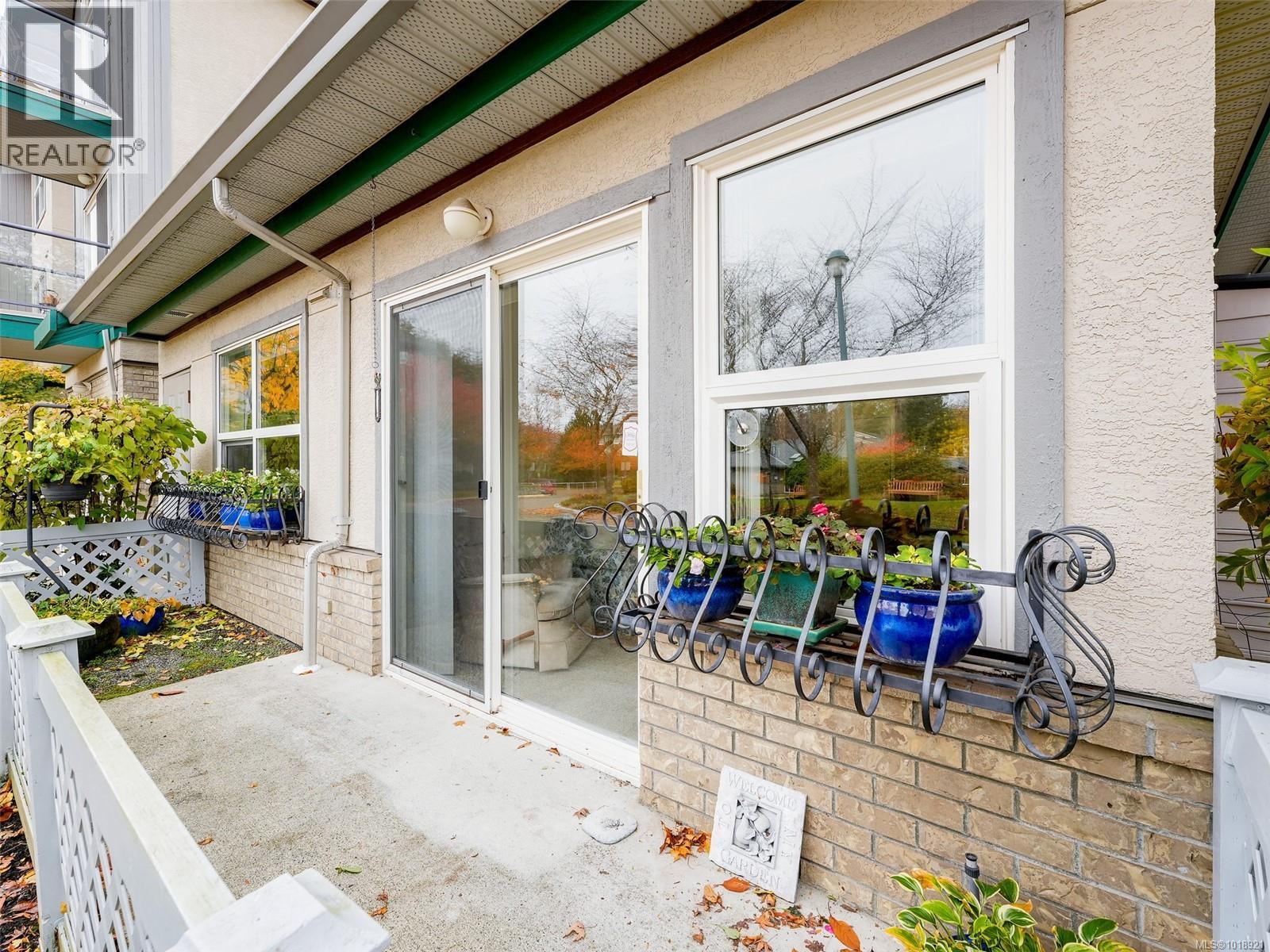 114 1485 Garnet Rd, Saanich