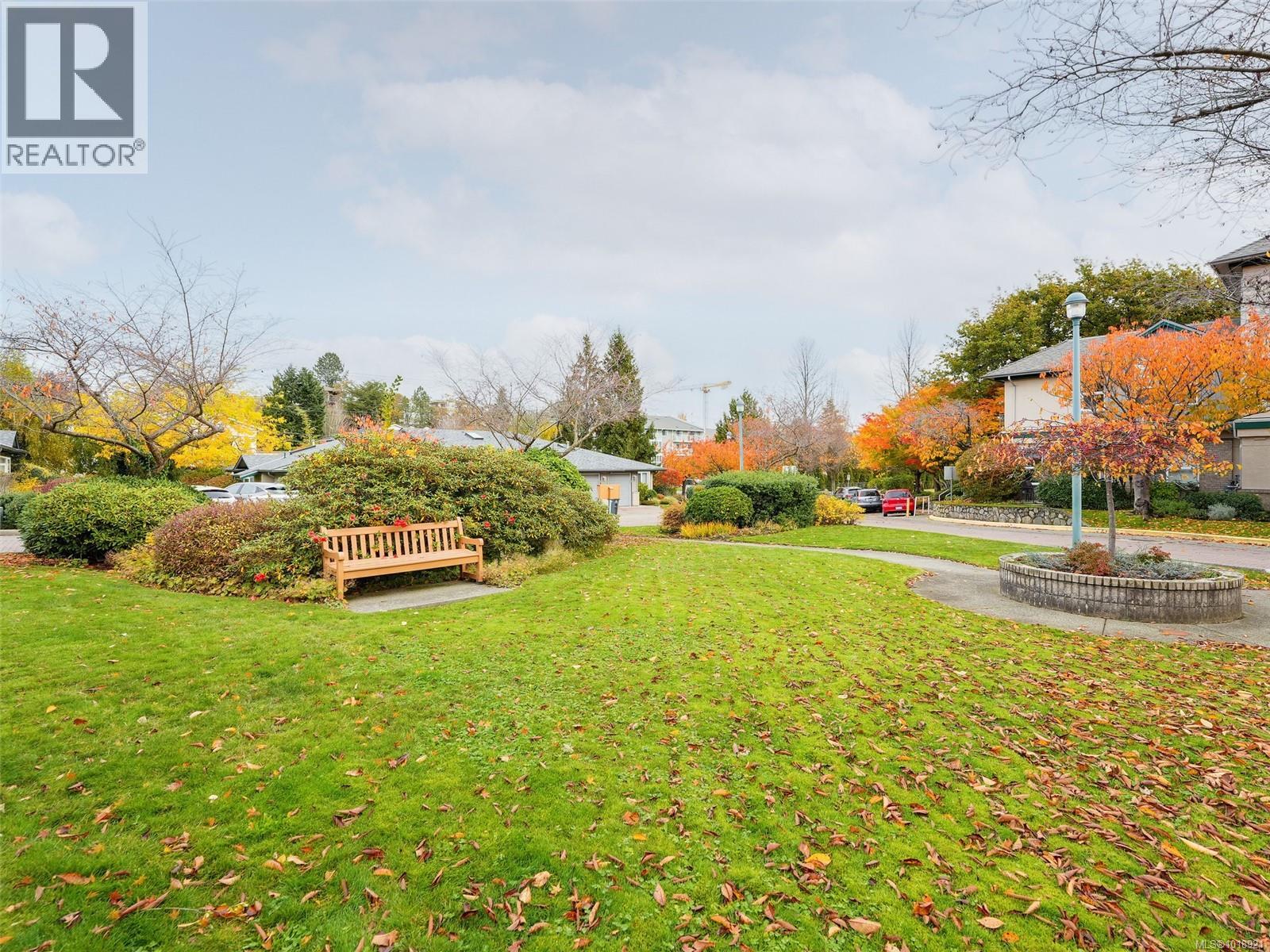 114 1485 Garnet Rd, Saanich