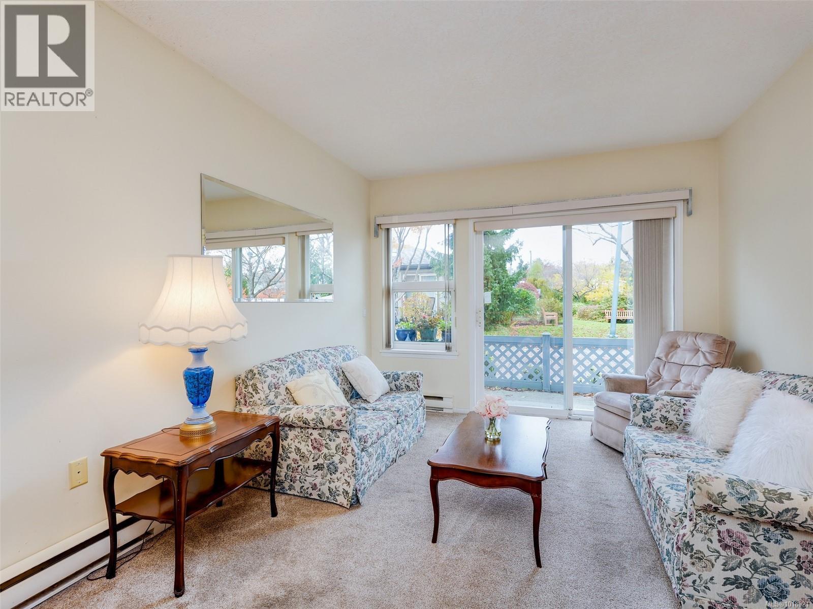 114 1485 Garnet Rd, Saanich