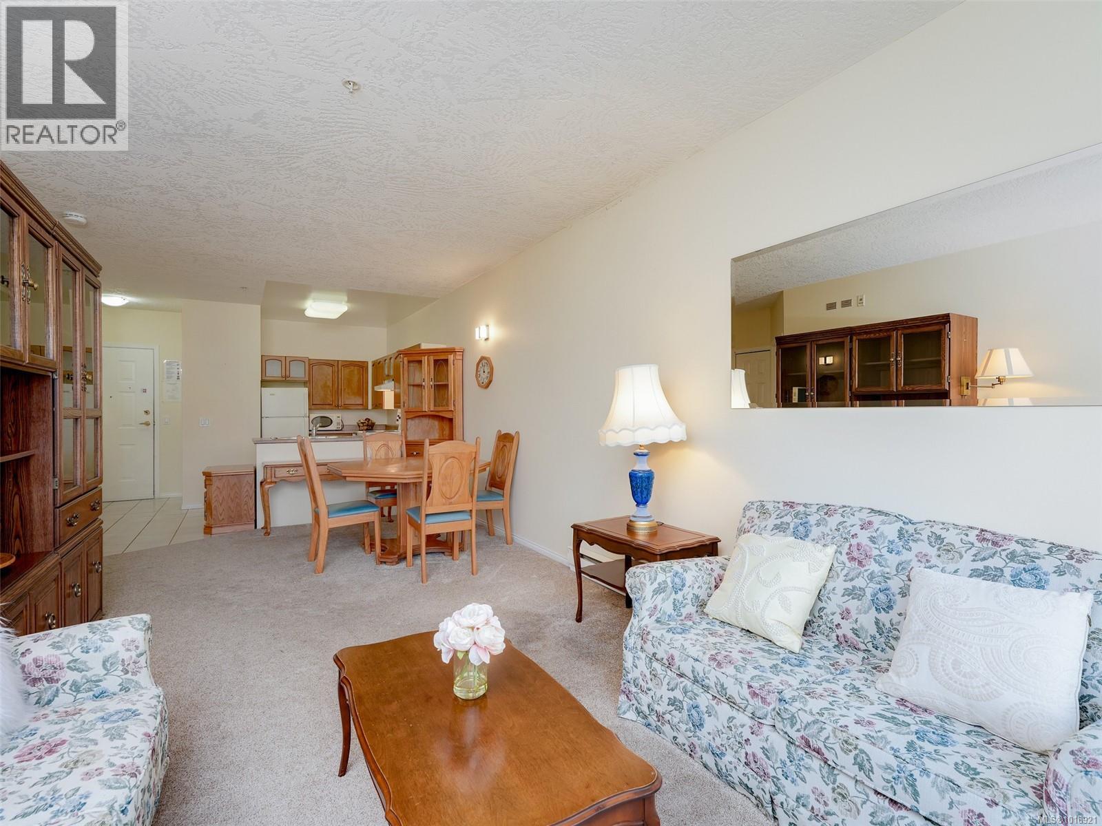 114 1485 Garnet Rd, Saanich