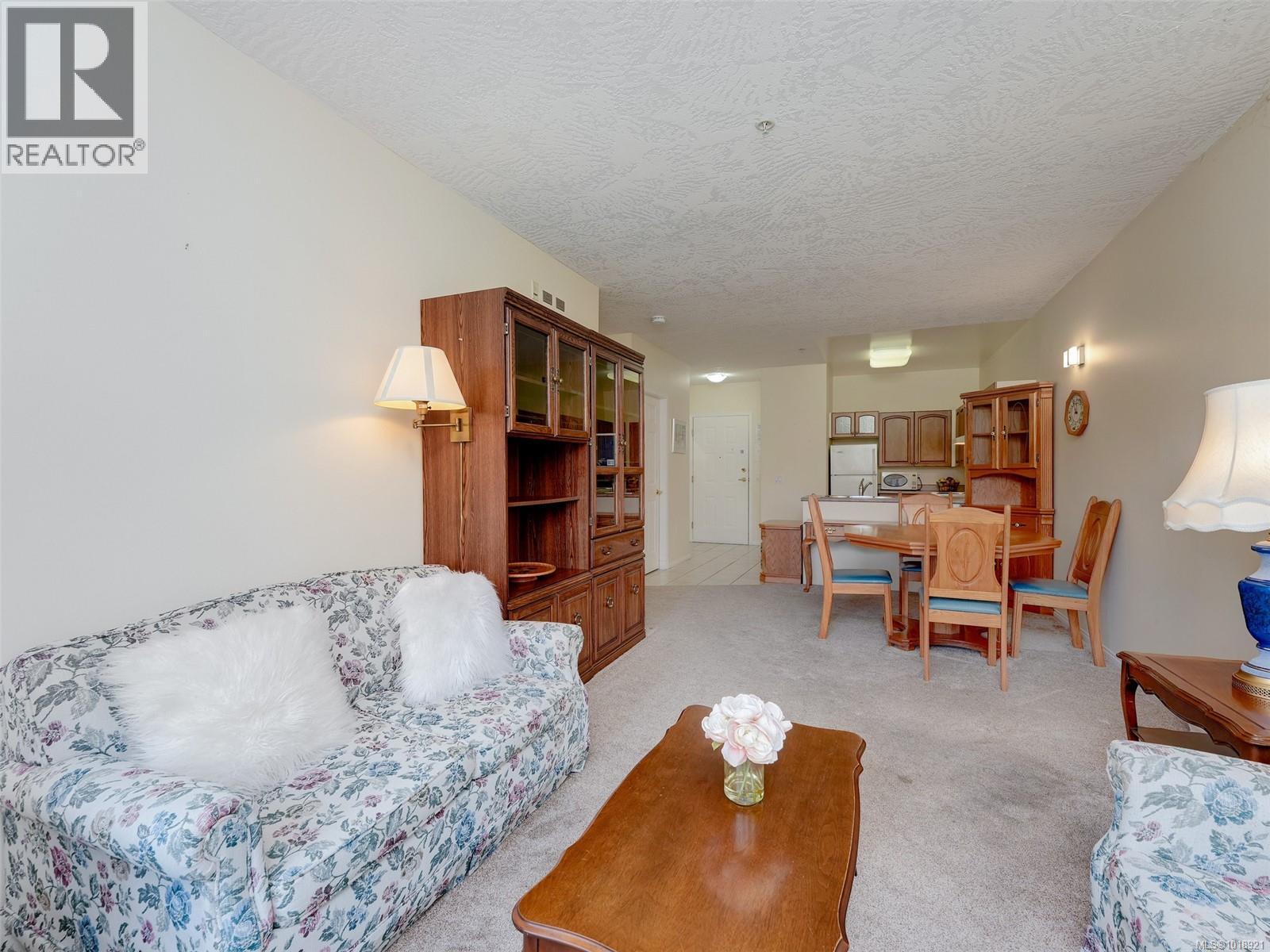 114 1485 Garnet Rd, Saanich