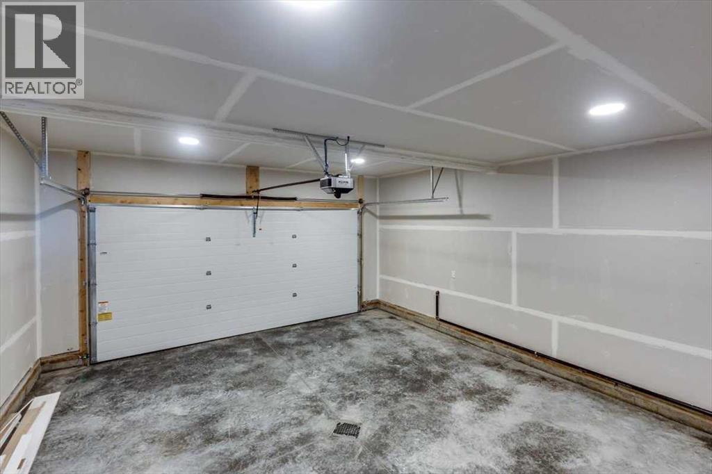 Single Family House Bi-level for Sale in  Emmett Crescent Evergreen Red Deer 