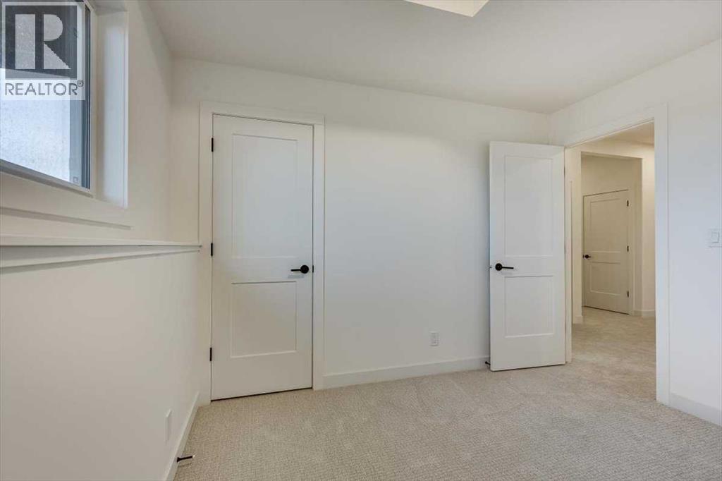 Single Family House Bi-level for Sale in  Emmett Crescent Evergreen Red Deer 