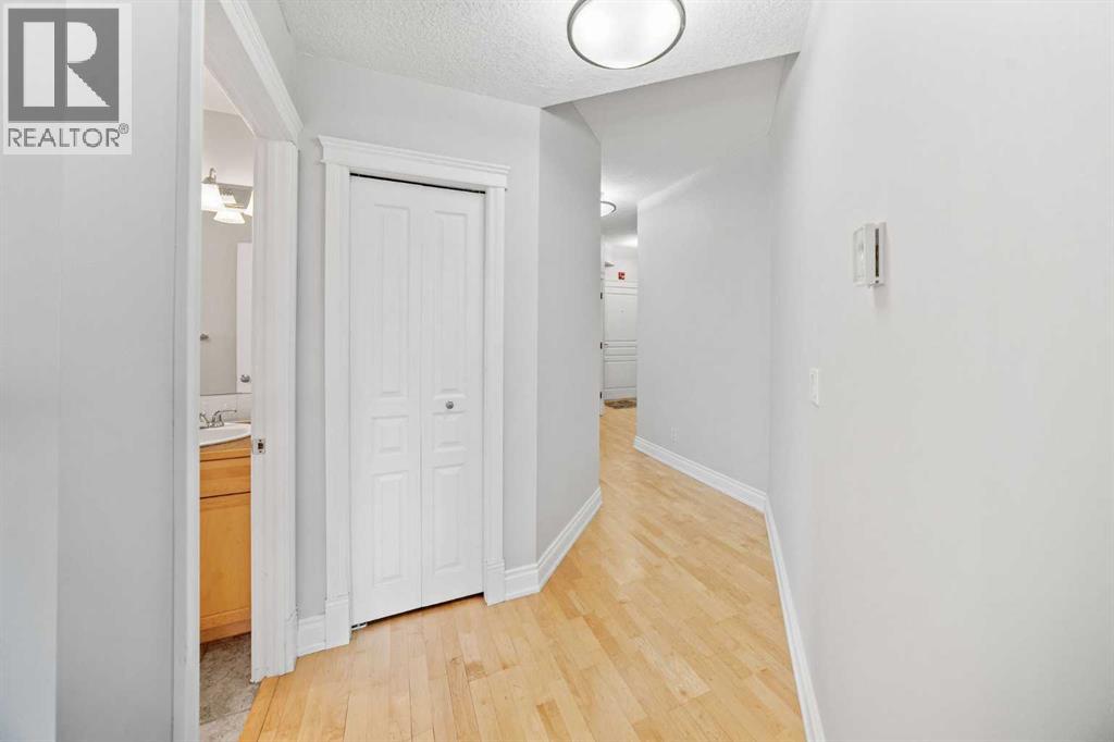 Single Family House for Sale in    Street NW Hillhurst Calgary 