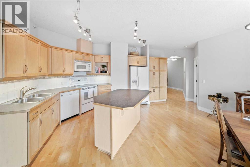 Single Family House for Sale in    Street NW Hillhurst Calgary 