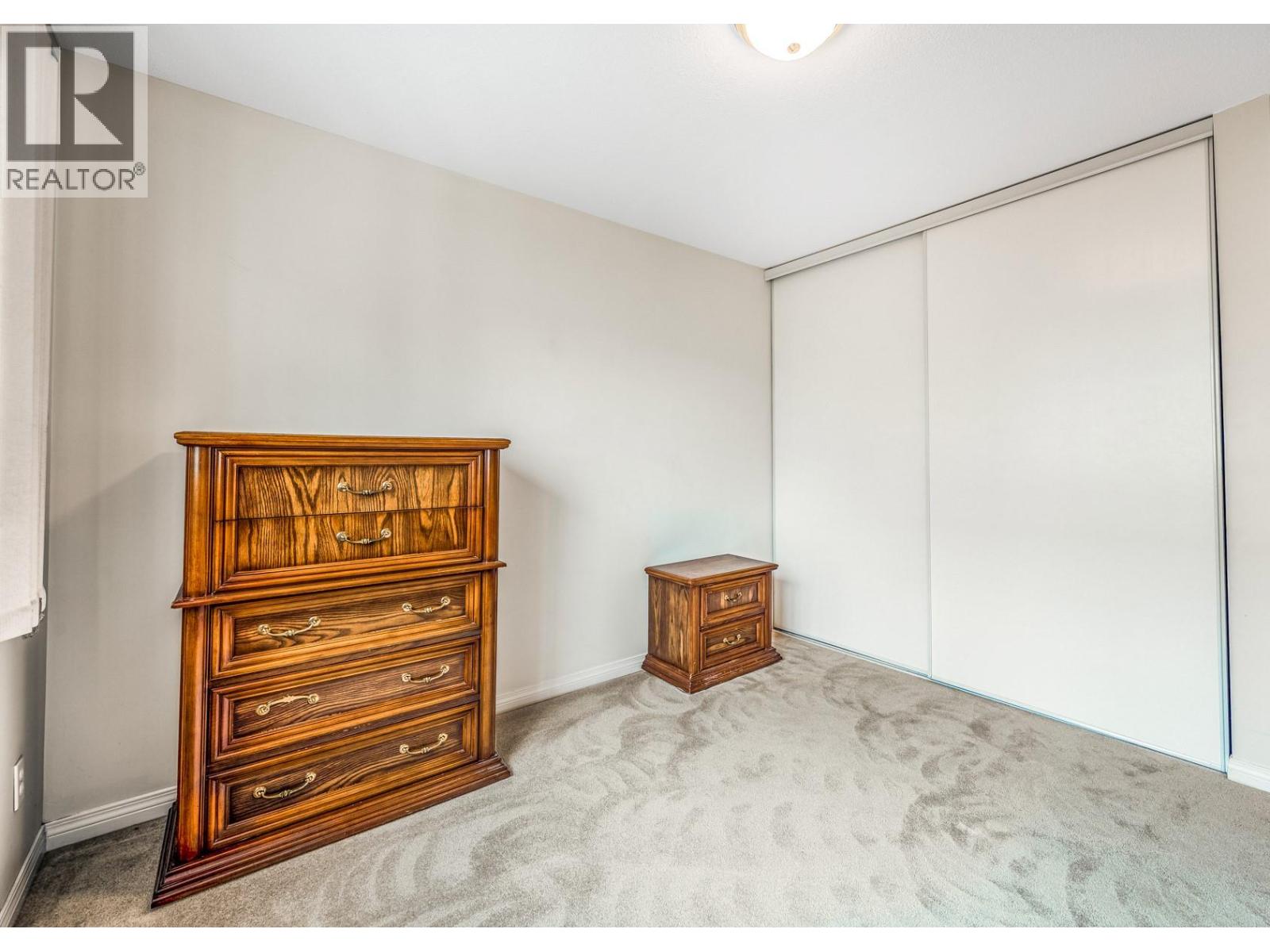 102 1055 Lawrence Avenue, Kelowna