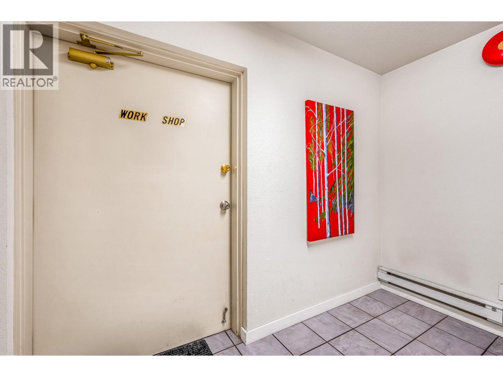 102 1055 Lawrence Avenue, Kelowna