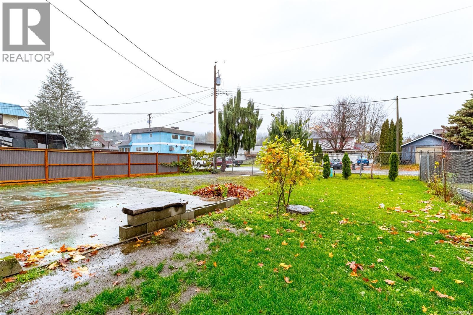 84 Lakeview Ave, Lake Cowichan