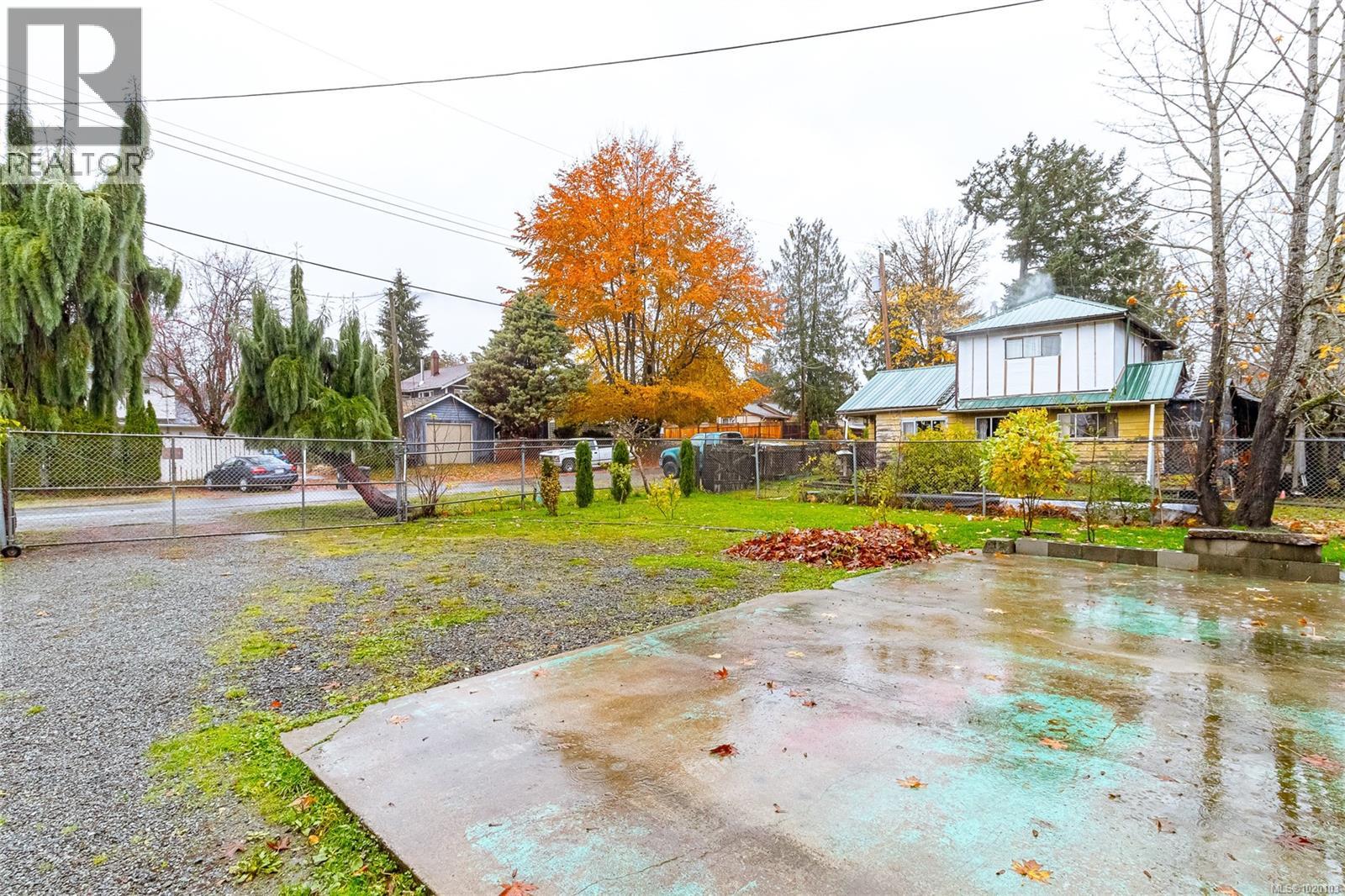 84 Lakeview Ave, Lake Cowichan