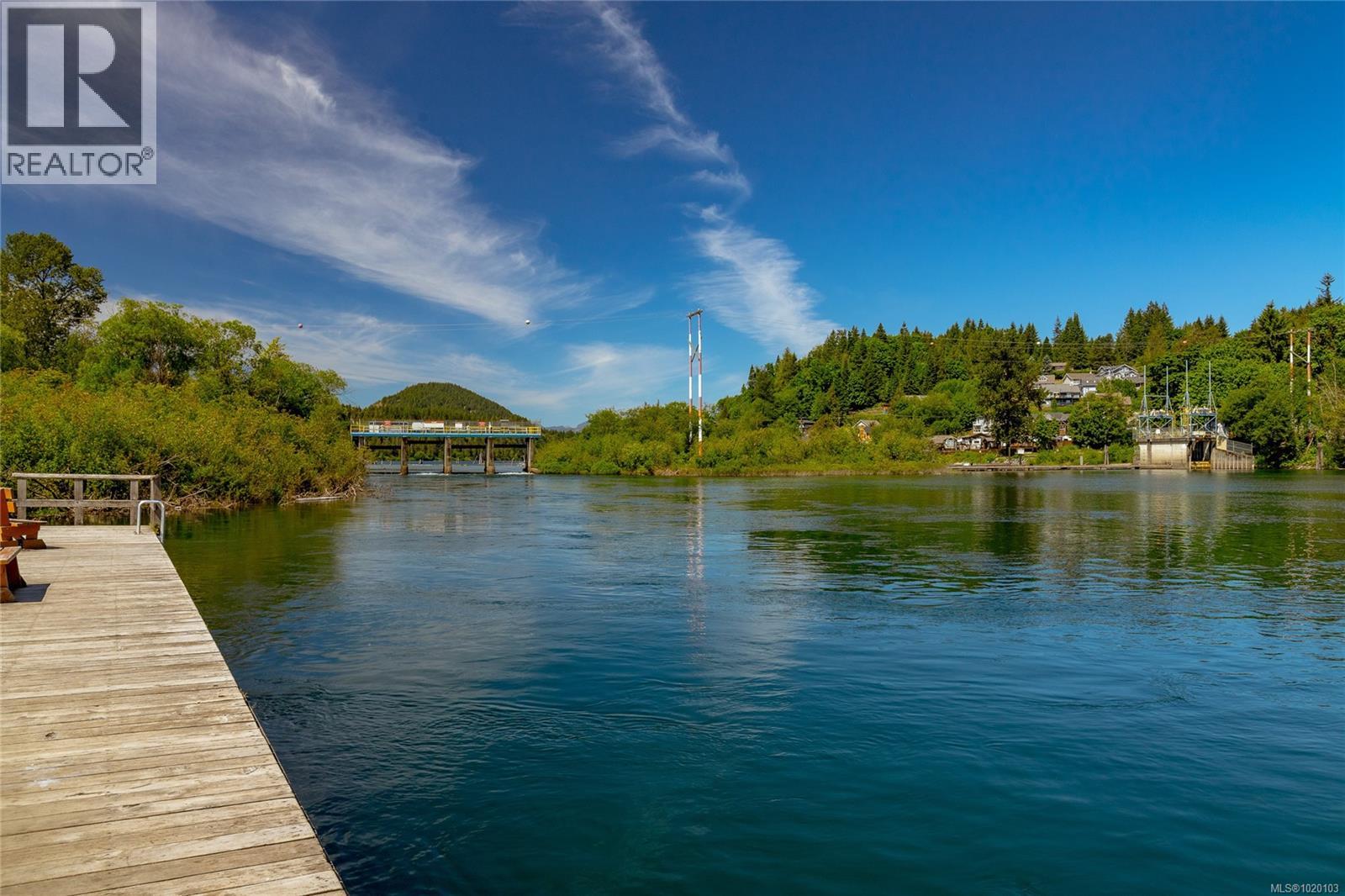 84 Lakeview Ave, Lake Cowichan