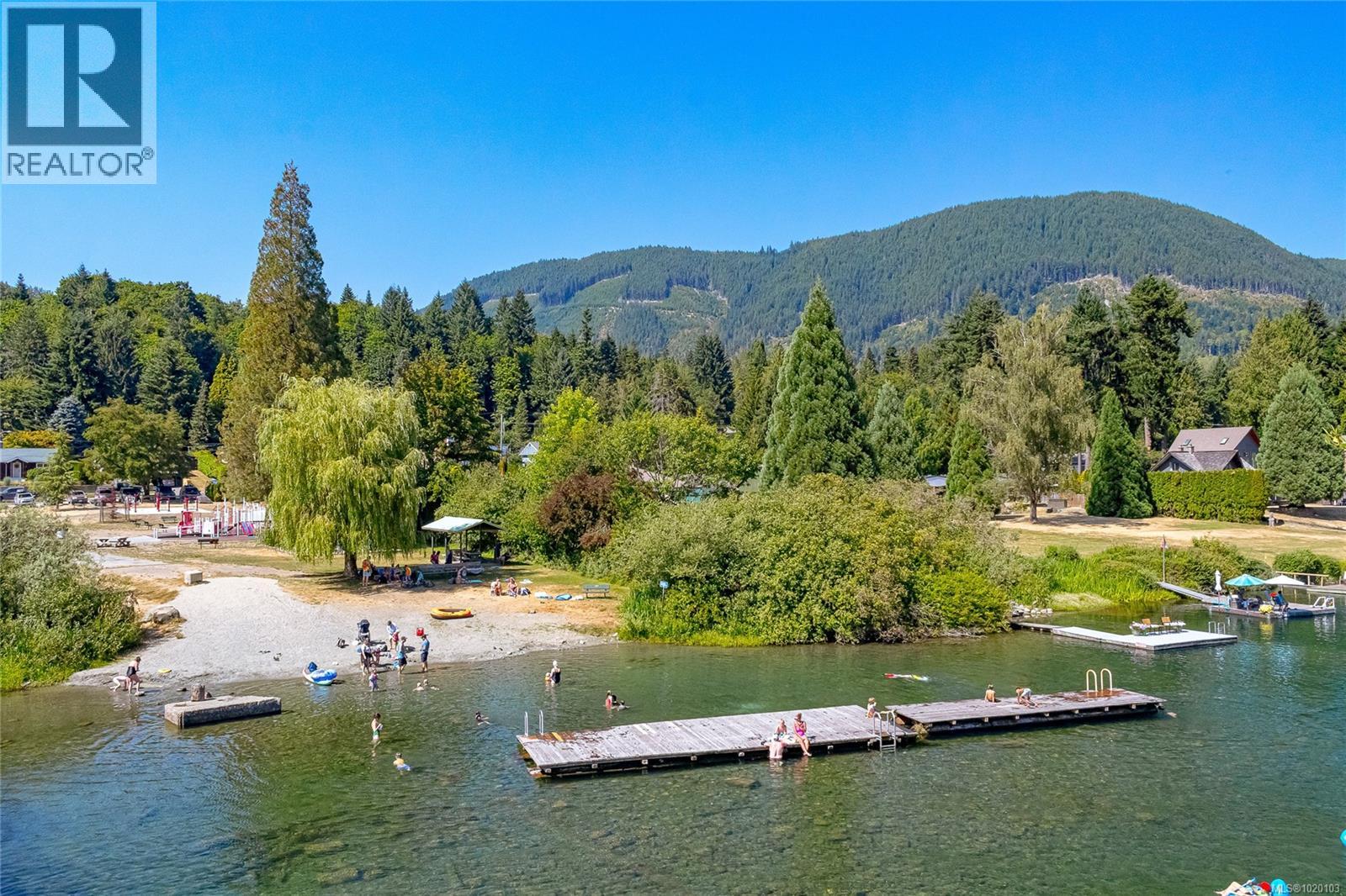 84 Lakeview Ave, Lake Cowichan