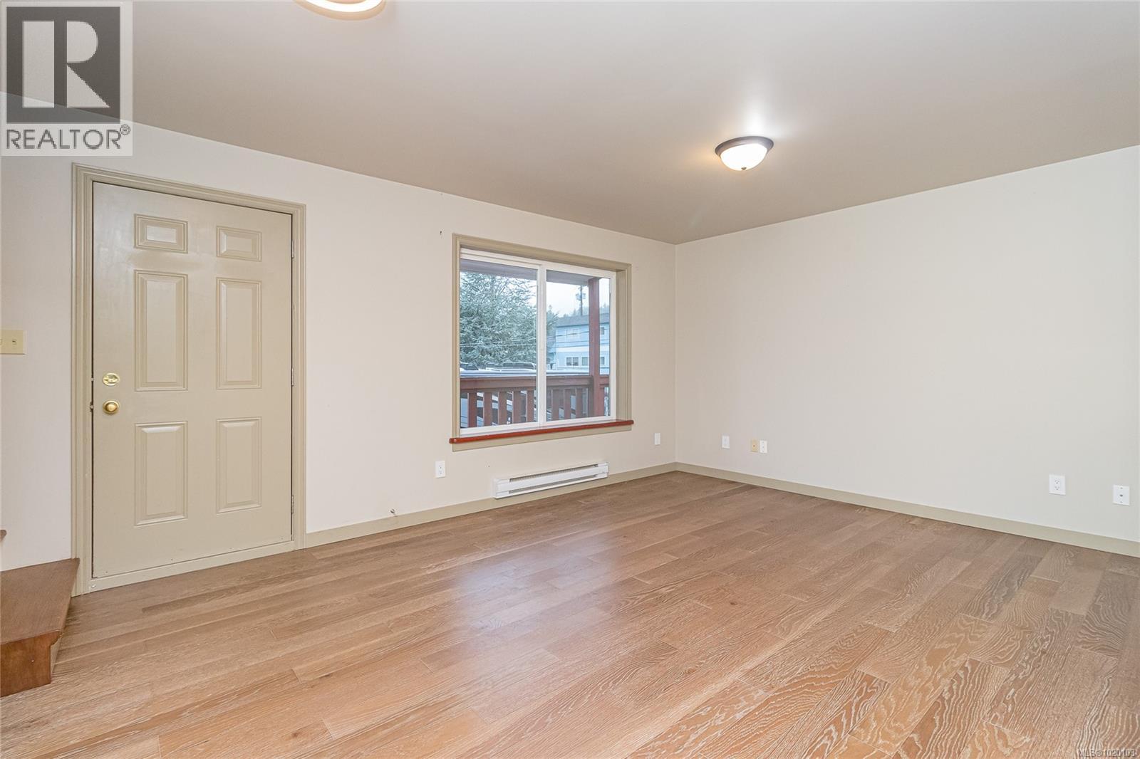 84 Lakeview Ave, Lake Cowichan