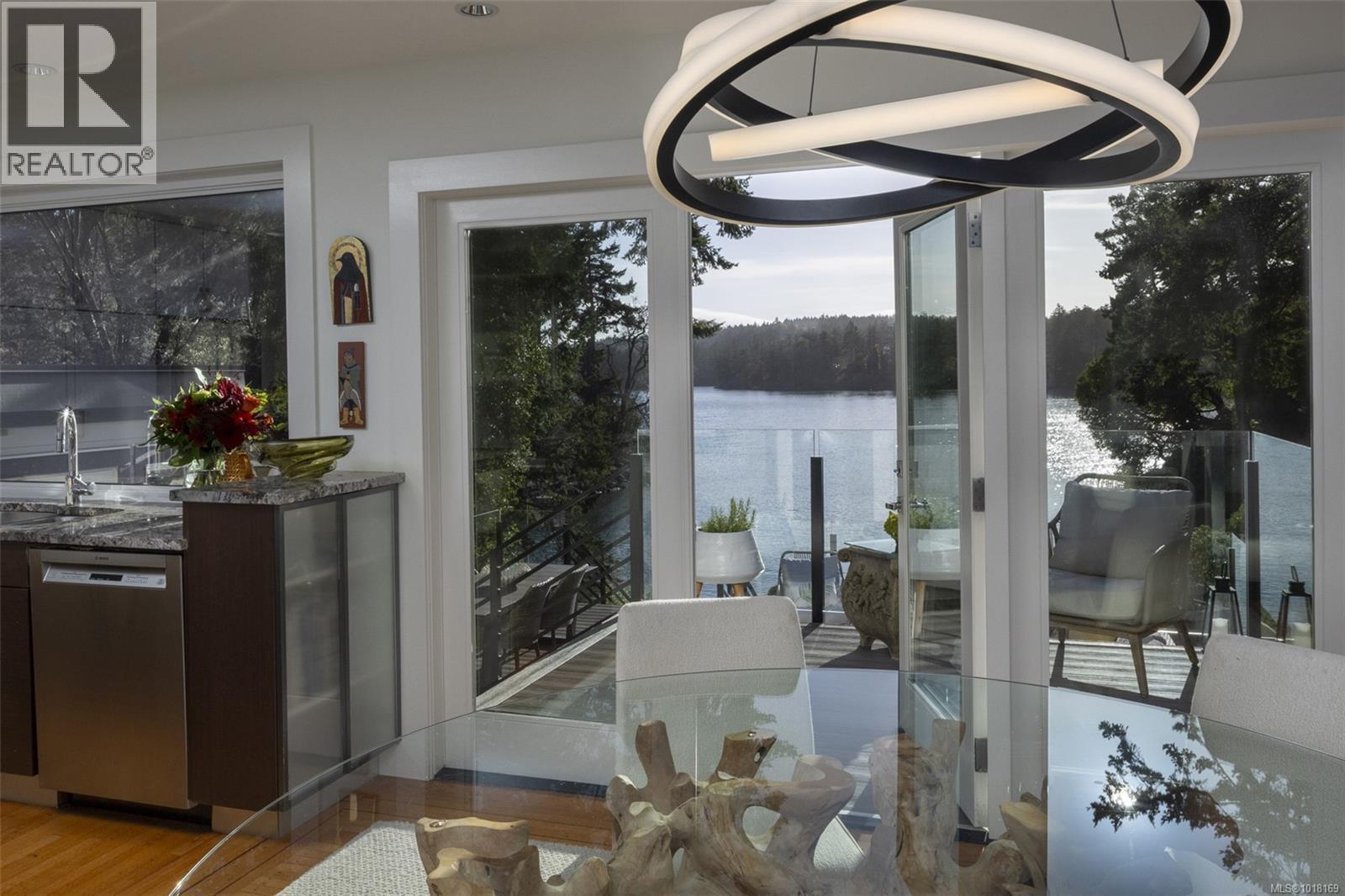 41 Tovey Cres, View Royal