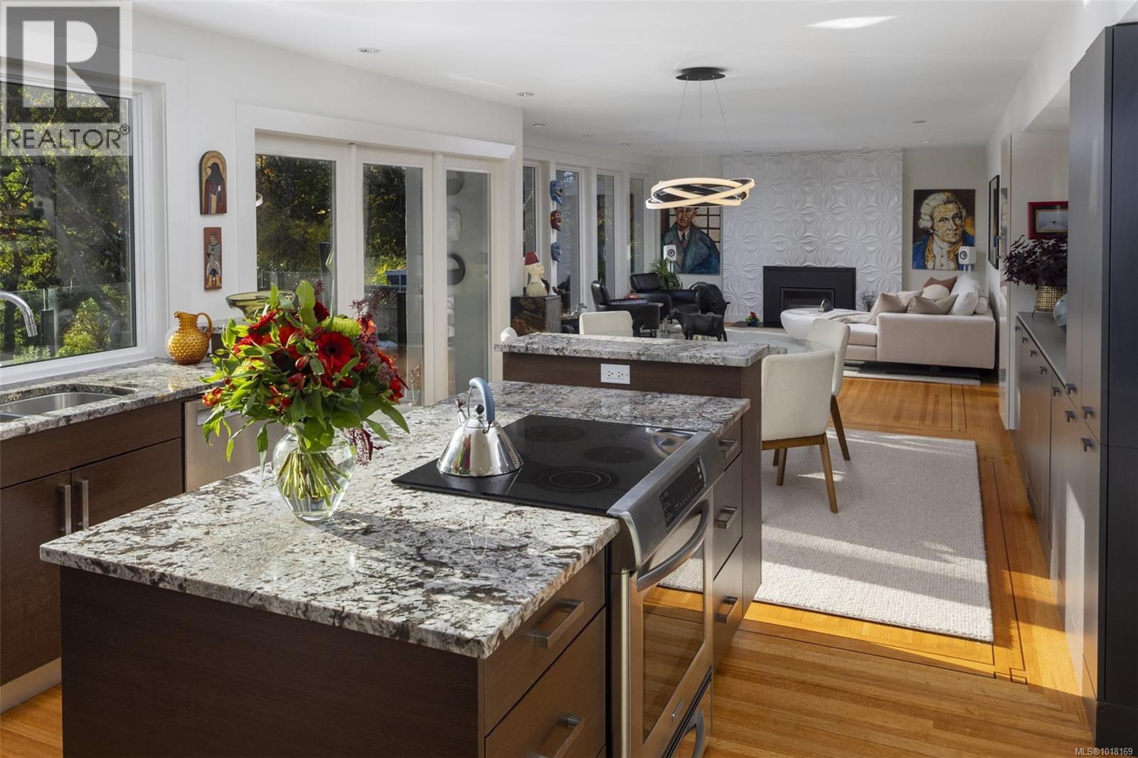 41 Tovey Cres, View Royal