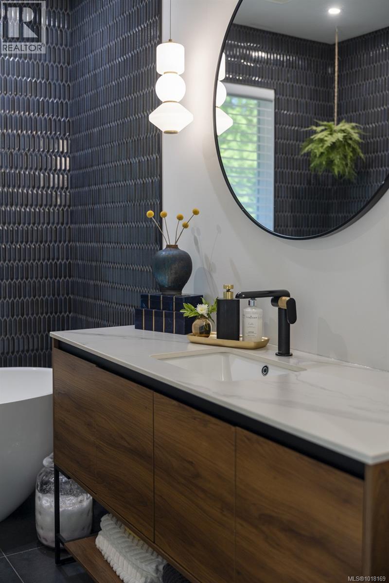 41 Tovey Cres, View Royal