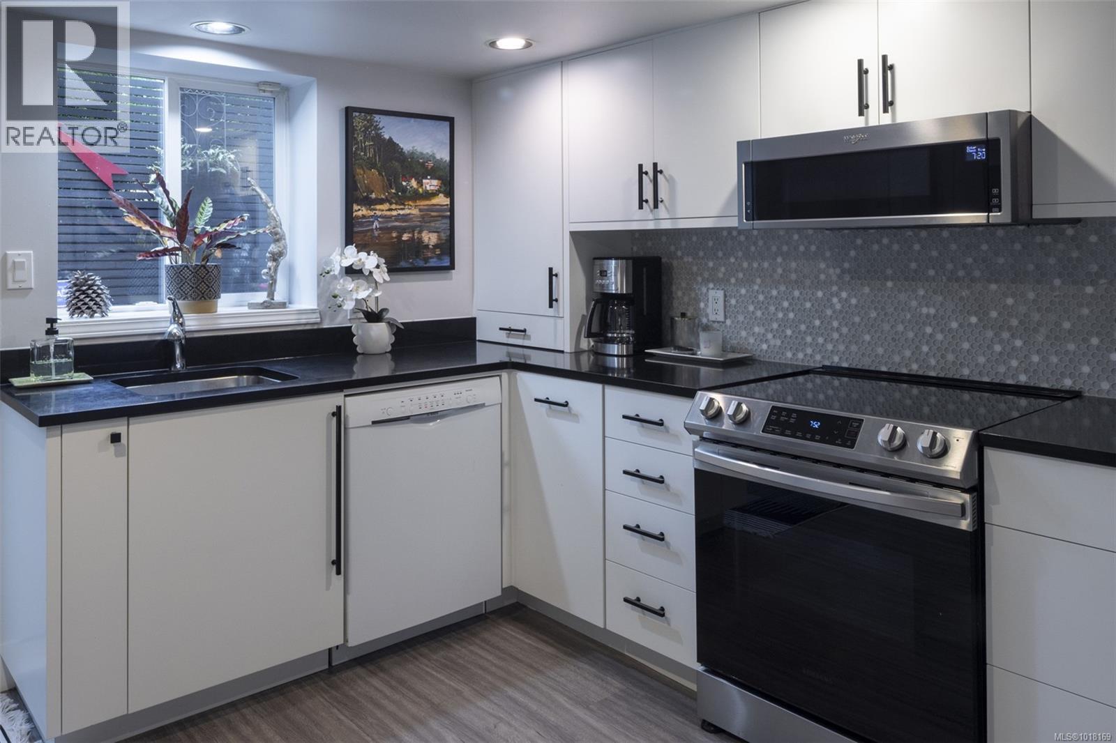 41 Tovey Cres, View Royal