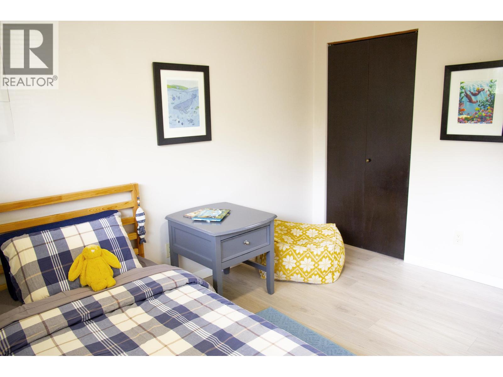 4781 LAUREL AVENUE, Sechelt