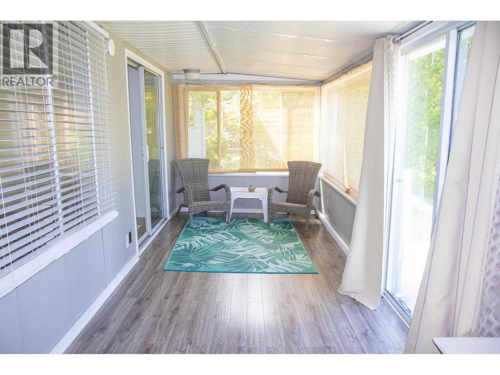 4781 LAUREL AVENUE, Sechelt