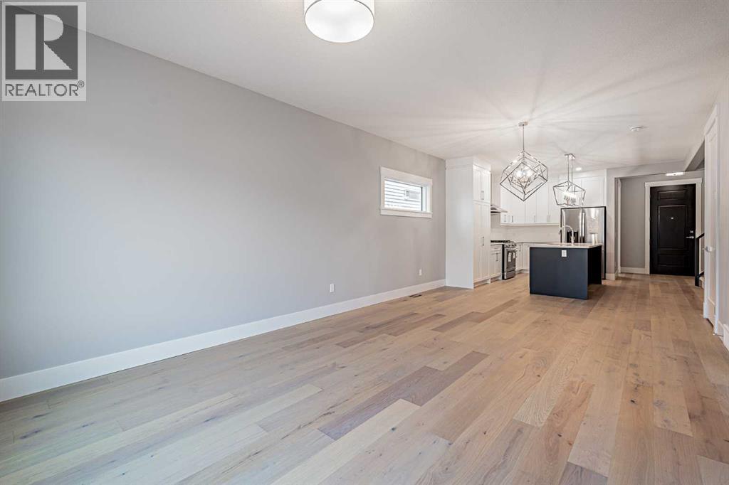 
          925 Reynolds Lane Southwest
            <br/>
            <span>Airdrie</span>
            , 
            <span>AB</span>
             <span>T4B5L7</span>
         - Photo 15