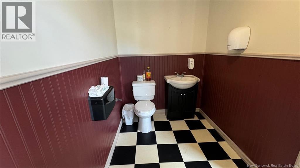 64 BROADWAY BOULEVARD - 4