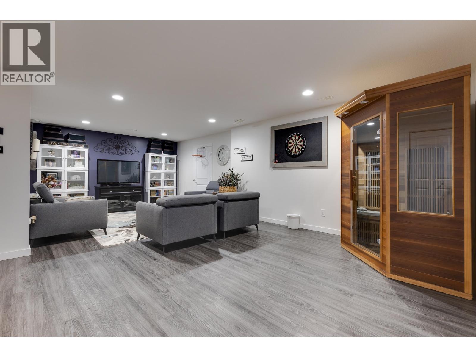 8458 WESTCREST DRIVE, Prince George