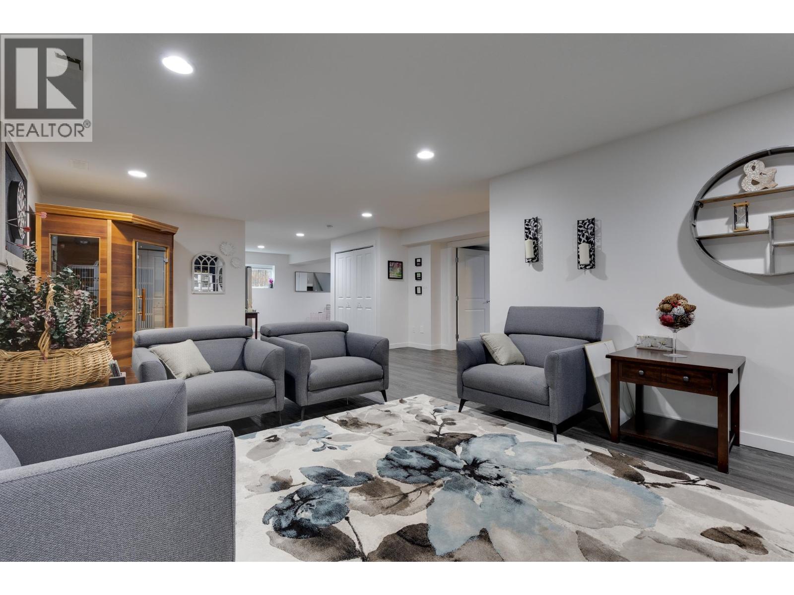 8458 WESTCREST DRIVE - 29