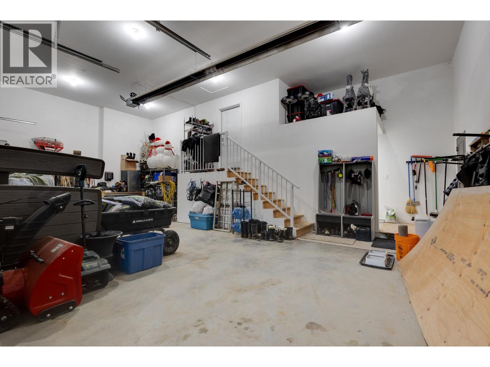 8458 WESTCREST DRIVE - 34