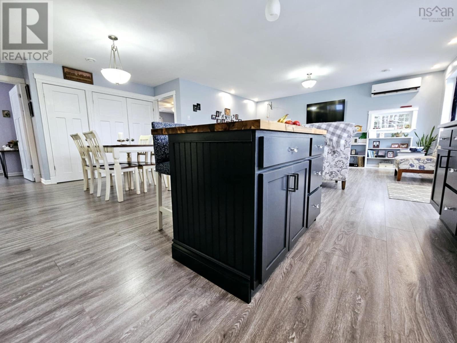 Property 16 of 48 of 99 Cross Road