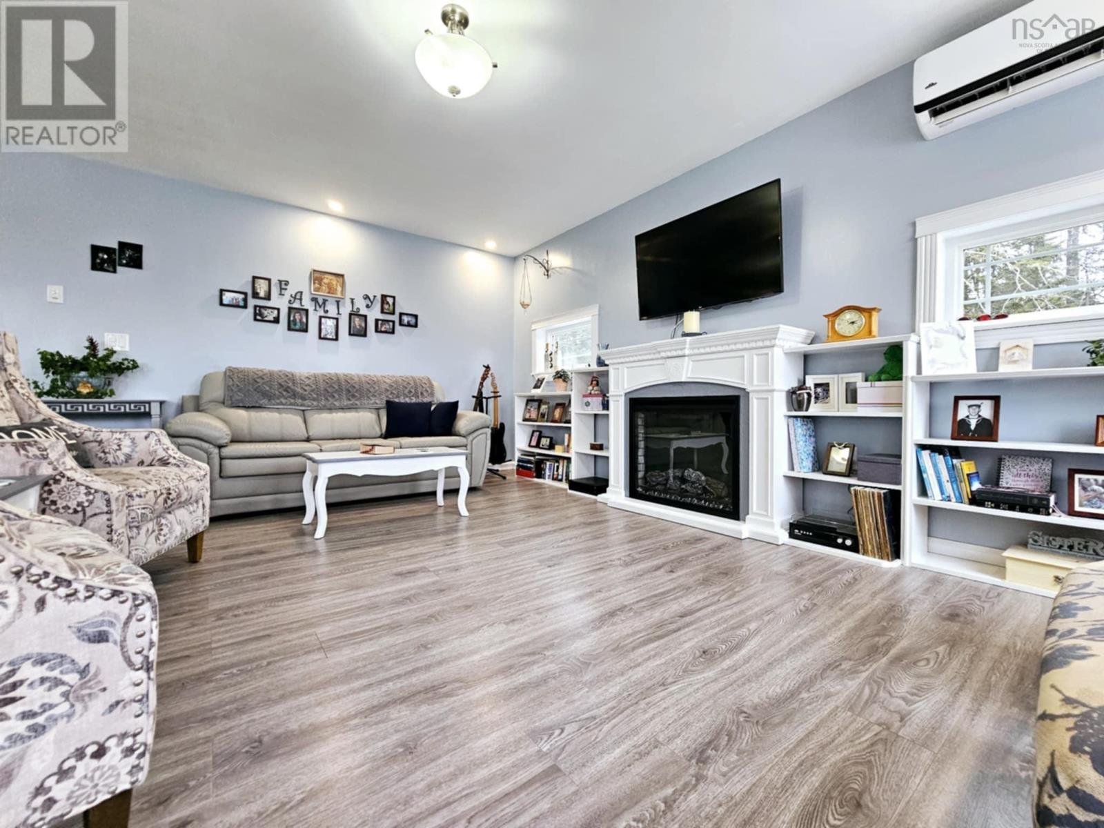 Property 25 of 48 of 99 Cross Road