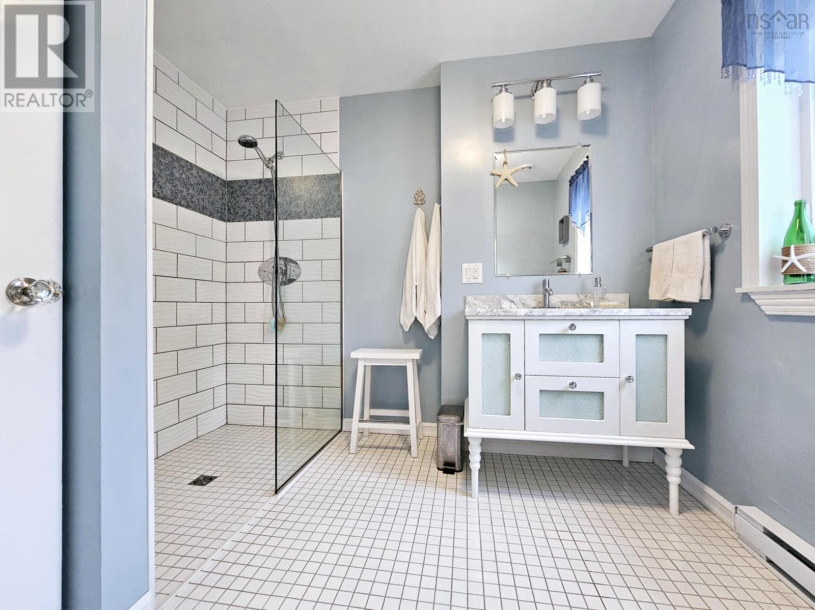 Property 40 of 48 of 99 Cross Road