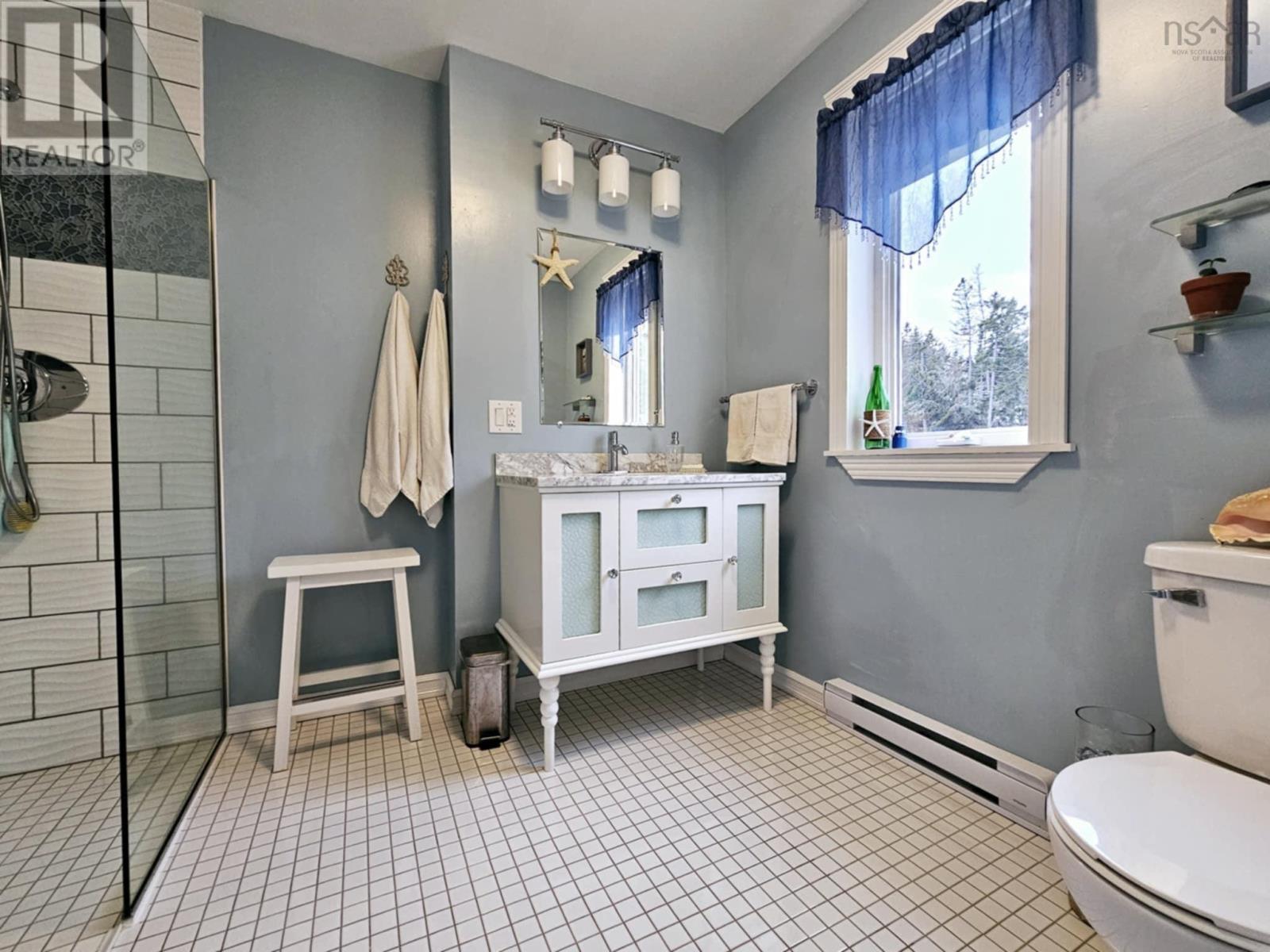 Property 43 of 48 of 99 Cross Road