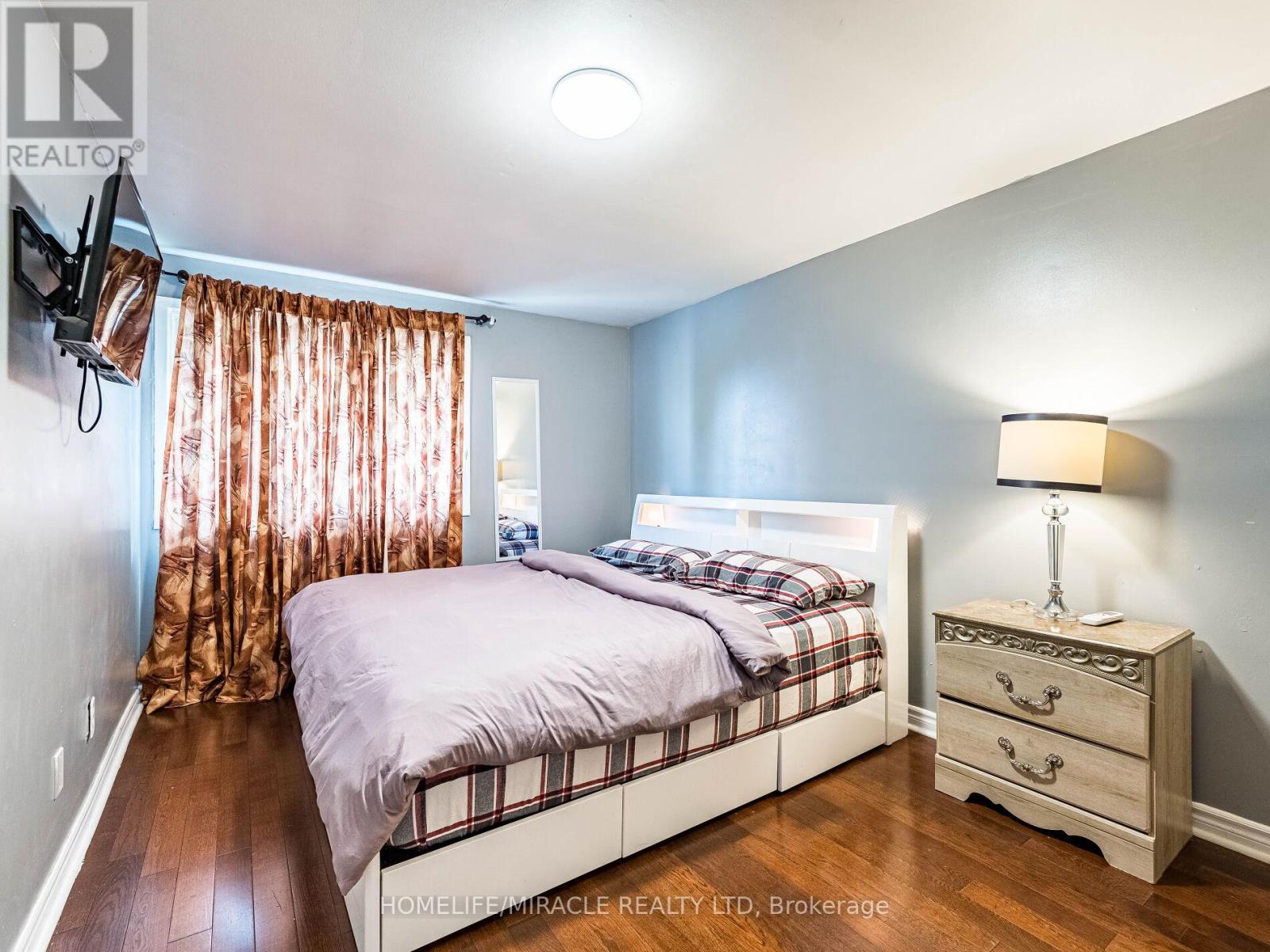 11 HECTOR COURT - 31