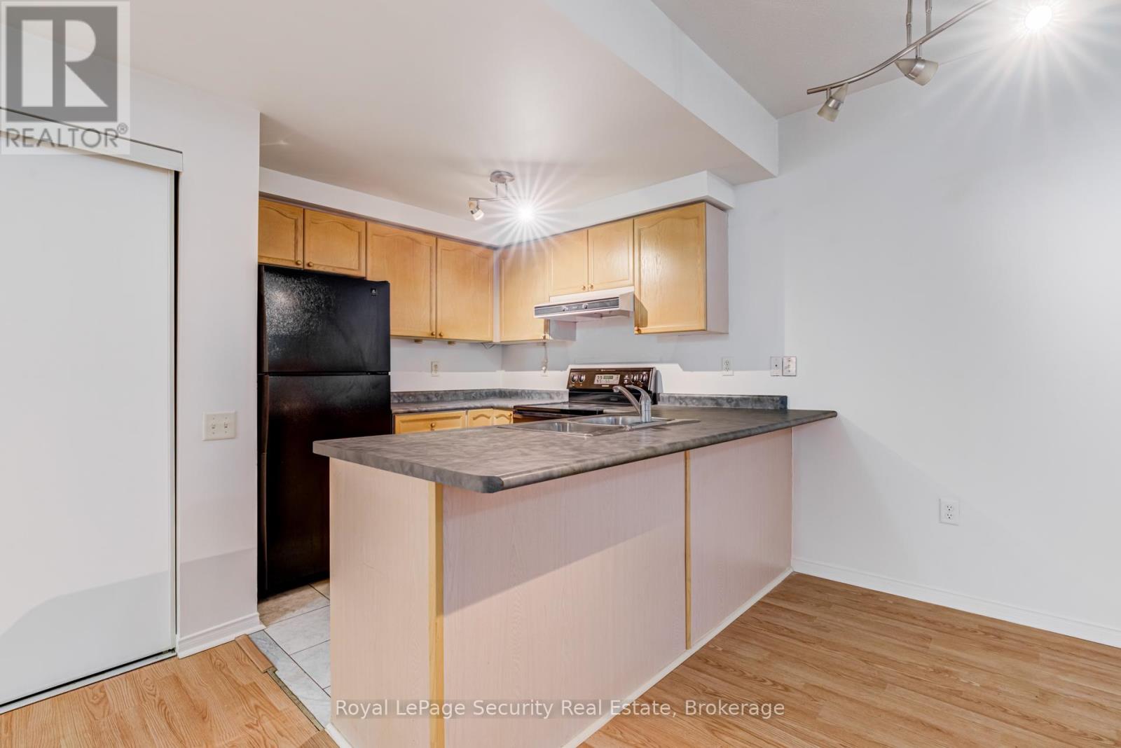 #137 760 LAWRENCE AVENUE W - 12
