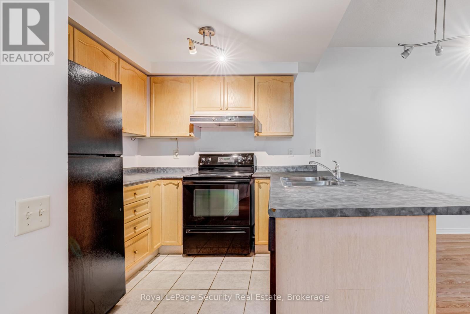 #137 760 LAWRENCE AVENUE W - 13