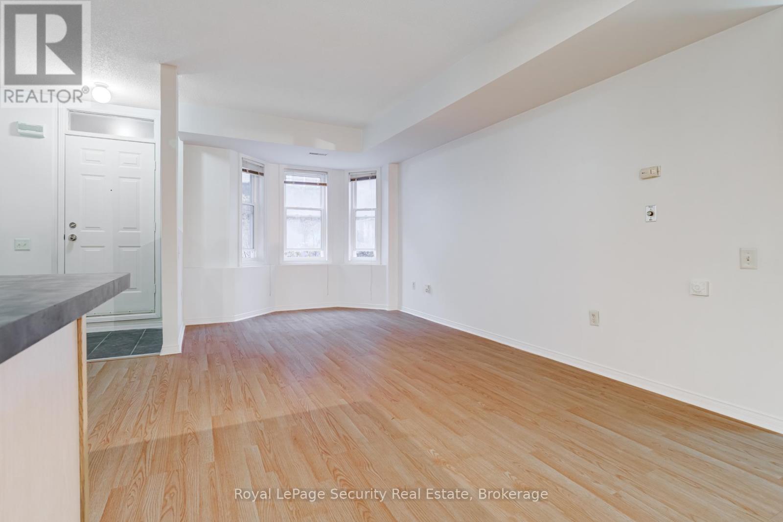 #137 760 LAWRENCE AVENUE W - 14