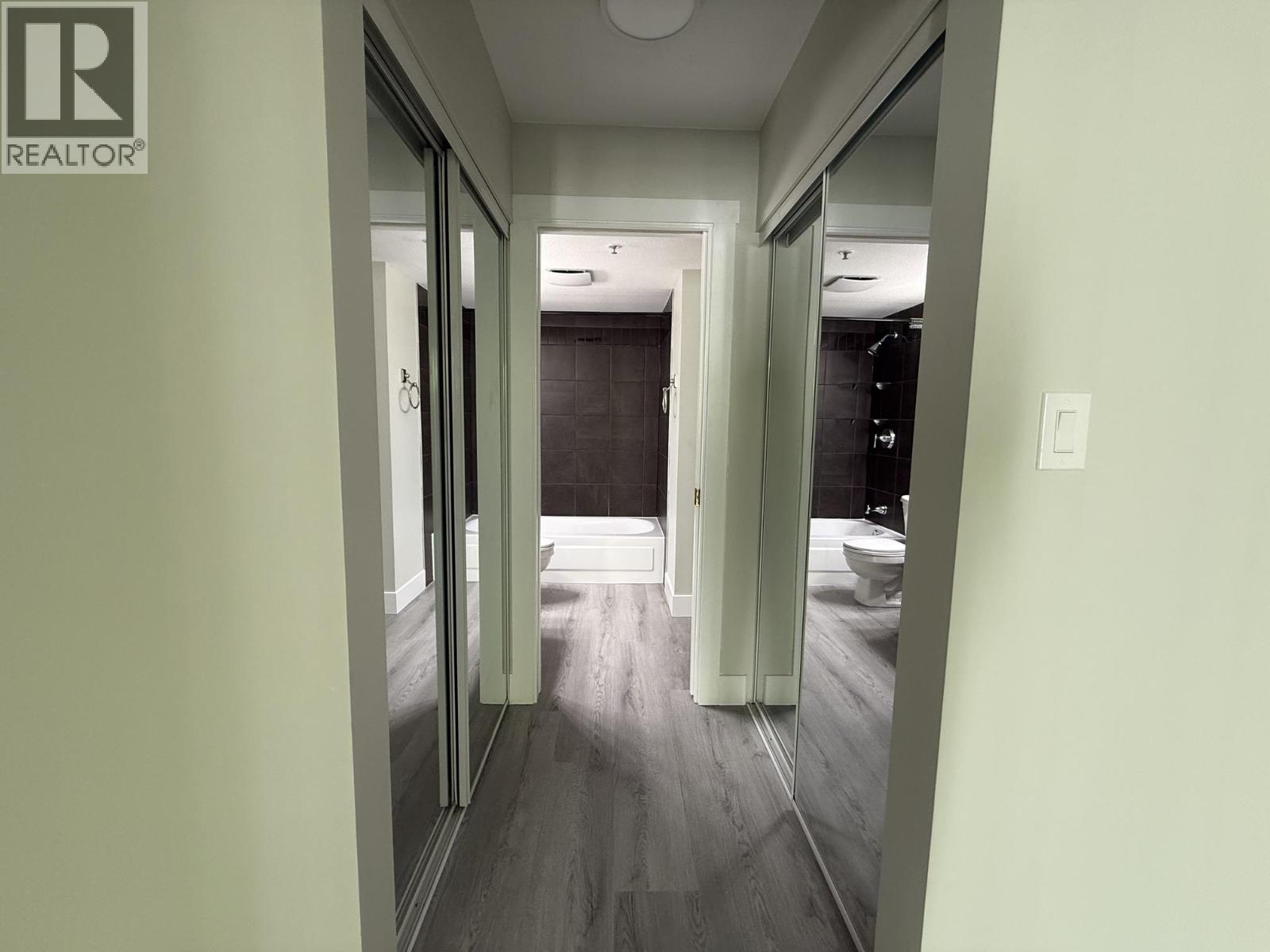 206 1955 SUFFOLK AVENUE, Port Coquitlam