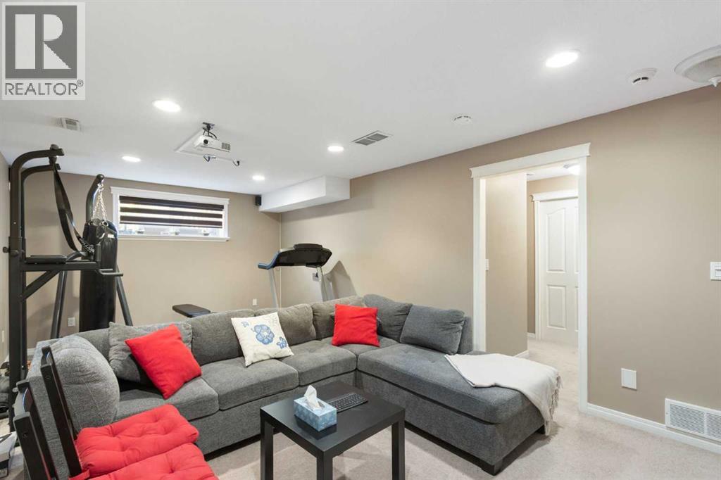 Single Family House for Sale in  Spring Crescent SW Springbank Hill Calgary 