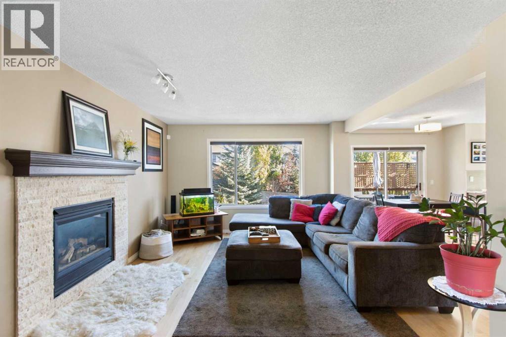 Single Family House for Sale in  Spring Crescent SW Springbank Hill Calgary 