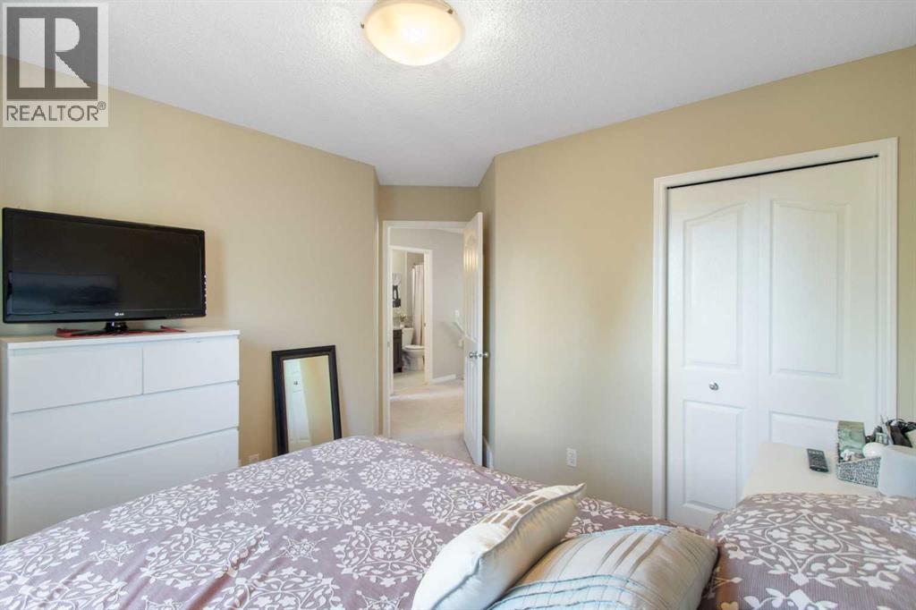 Single Family House for Sale in  Spring Crescent SW Springbank Hill Calgary 