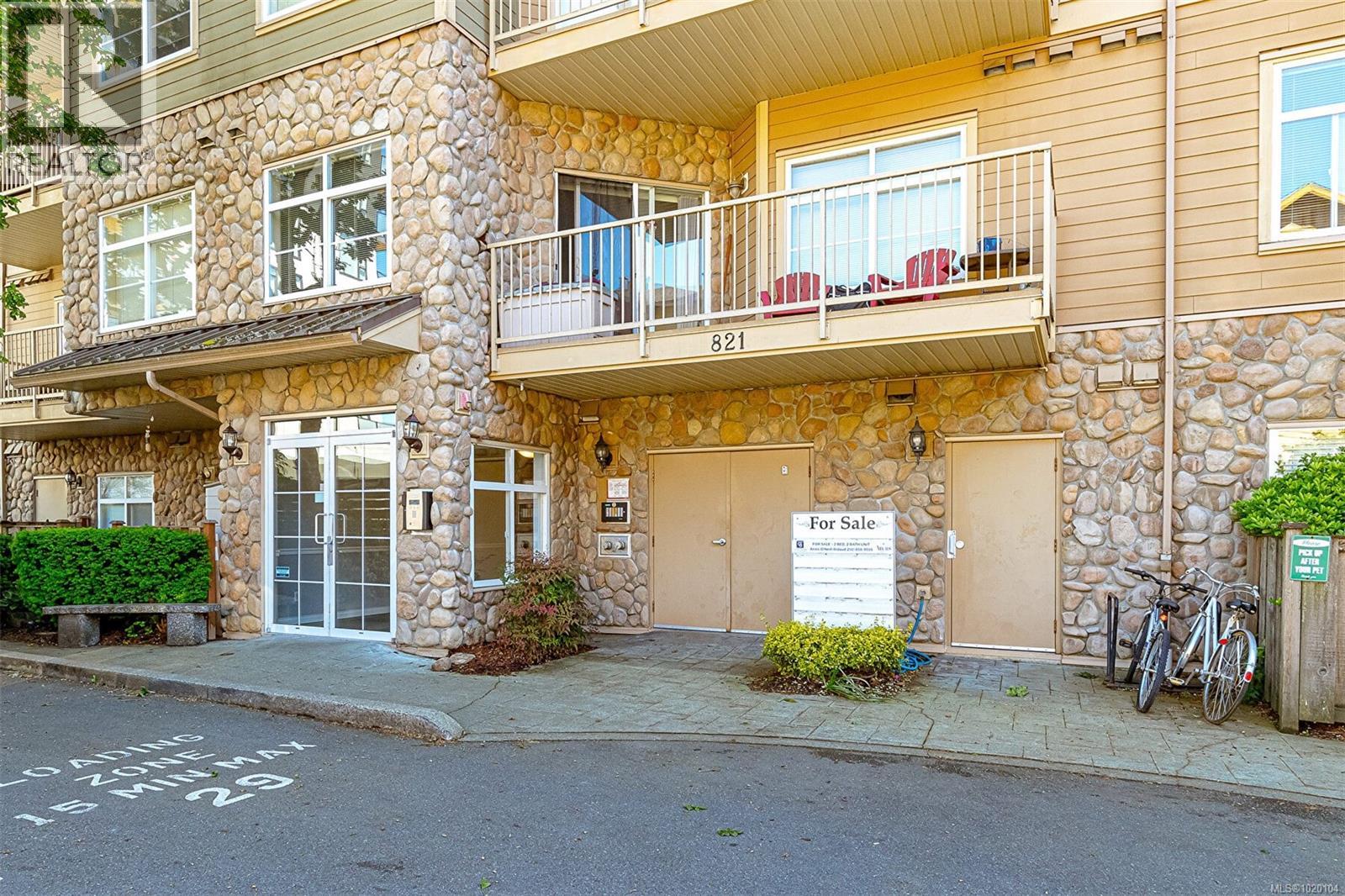 821 Goldstream Ave, Langford - Exteriors - Photo 2