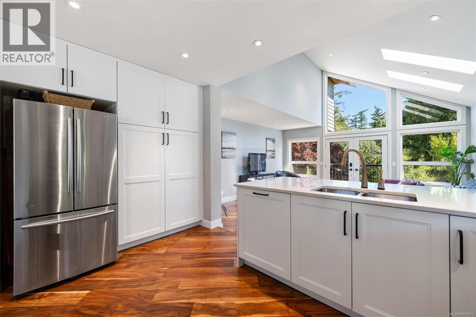  920 Arundel Drive, Saanich