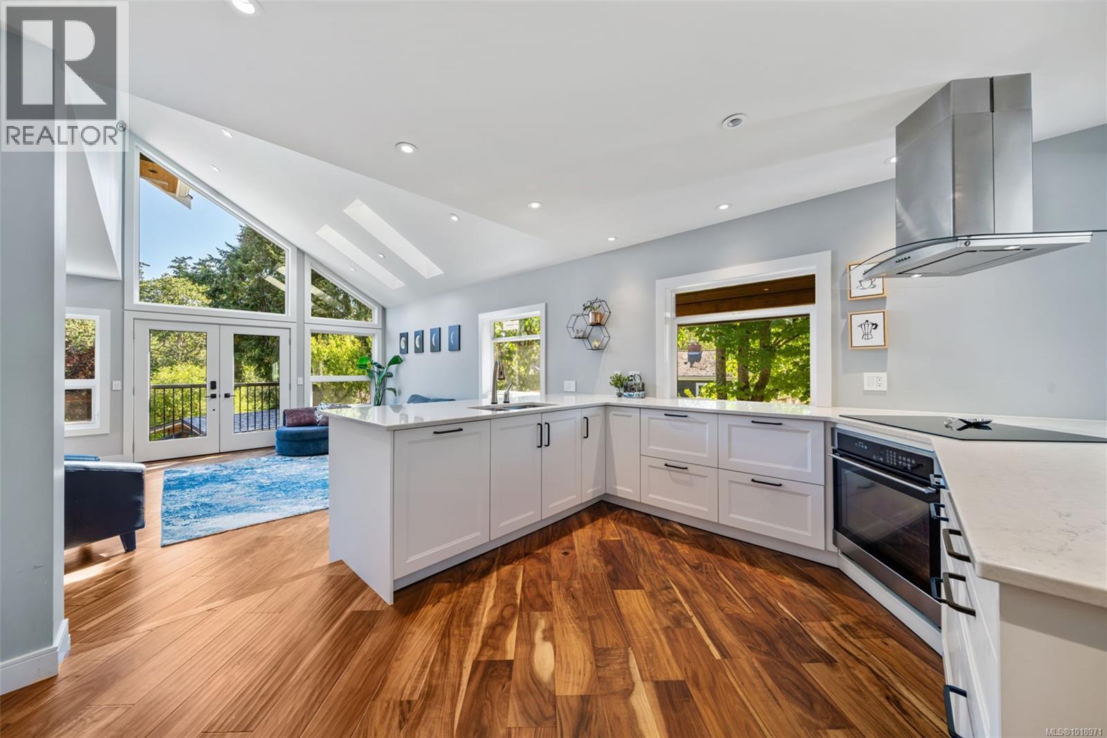  920 Arundel Drive, Saanich