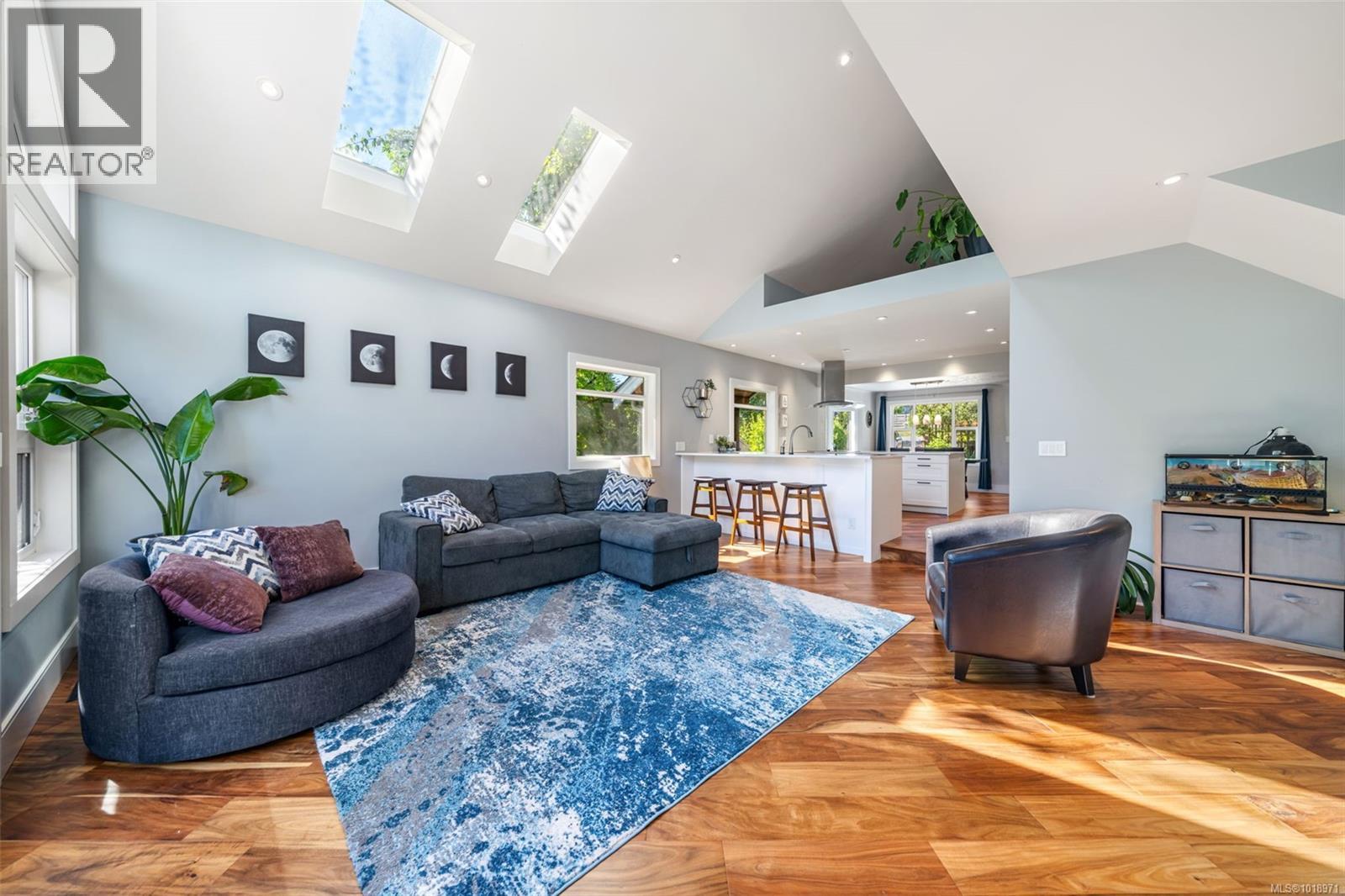  920 Arundel Drive, Saanich