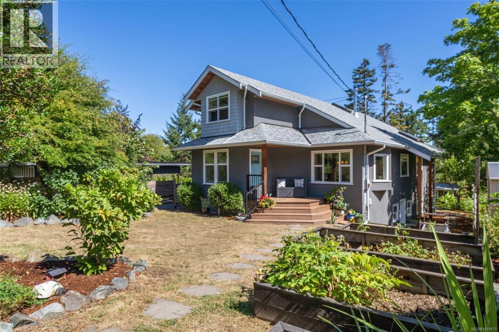  920 Arundel Drive, Saanich