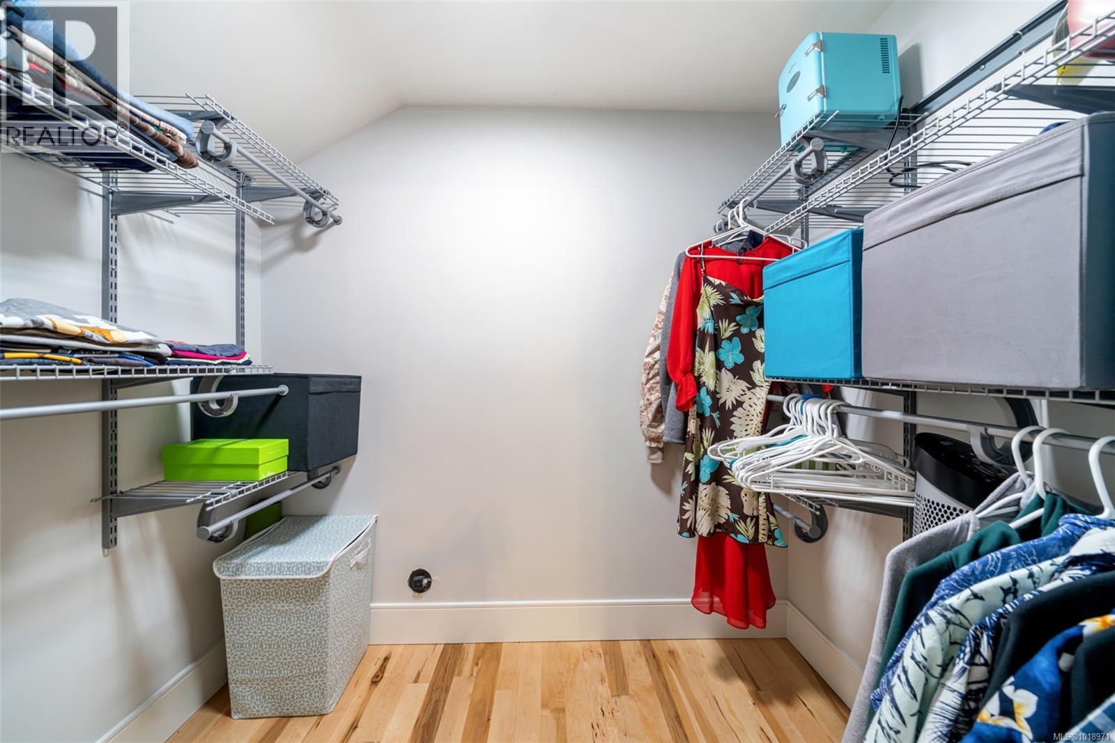  920 Arundel Drive, Saanich