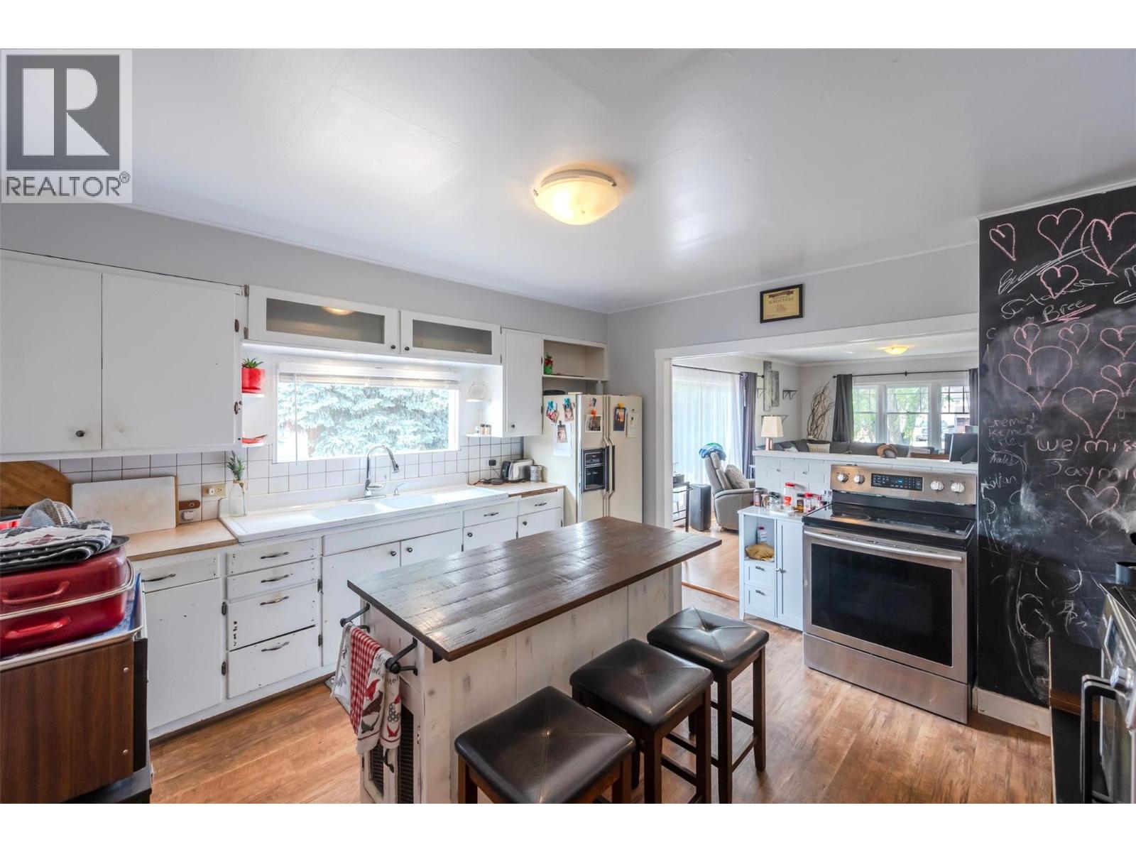 6487 Badger Street, Oliver