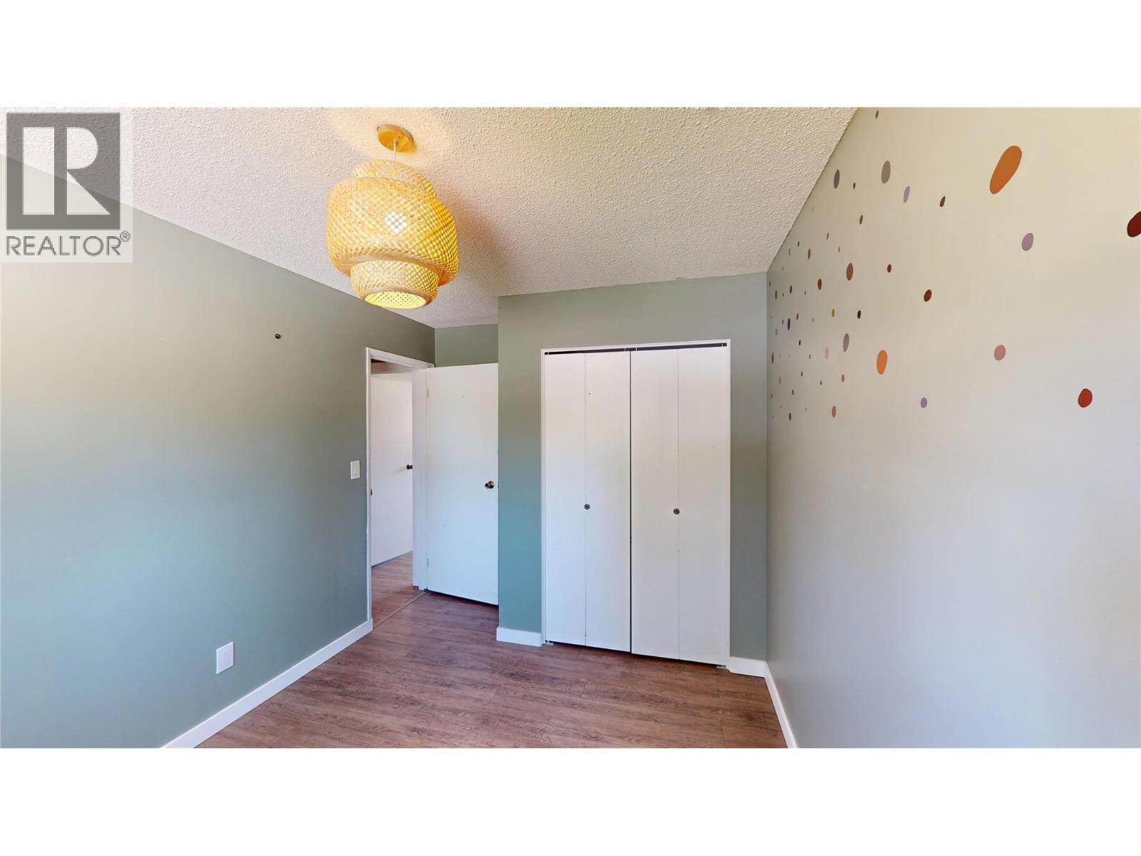 533 WOODLAND Drive NW, Cranbrook